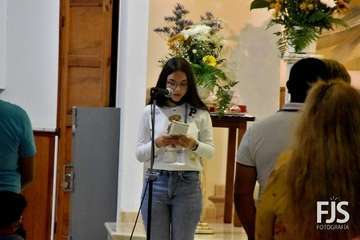  Decenas de fieles rinden pleitesía a San Antonio de Padua en Clavellinas/Francisco Javier Santana.